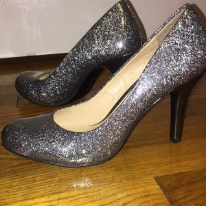 Mootsies Tootsies Silver Glitter Heels Size 8 1/2